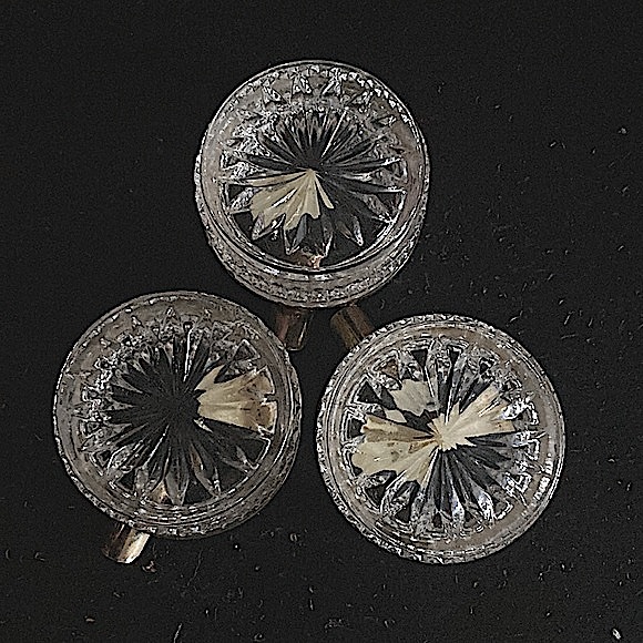 Antique French style crystal ashtray set (3) with hand (cigarette holder) & trim - Picture 5 of 15